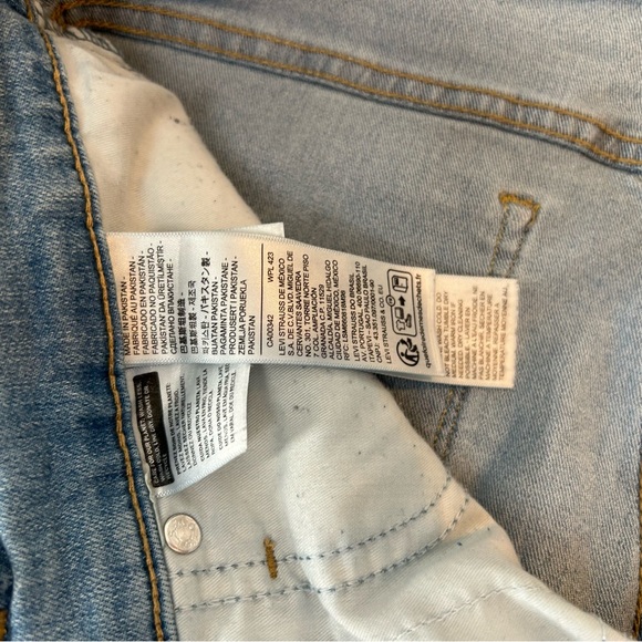 Levi’s 318 SHAPING WIDE LEG WOMEN'S JEANS Light Wash Color Blue Size 29 - Picture 7 of 16